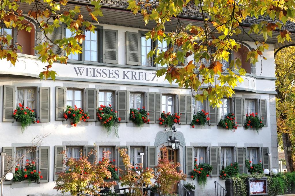 Weisses Kreuz Hotel Lyss Exterior photo